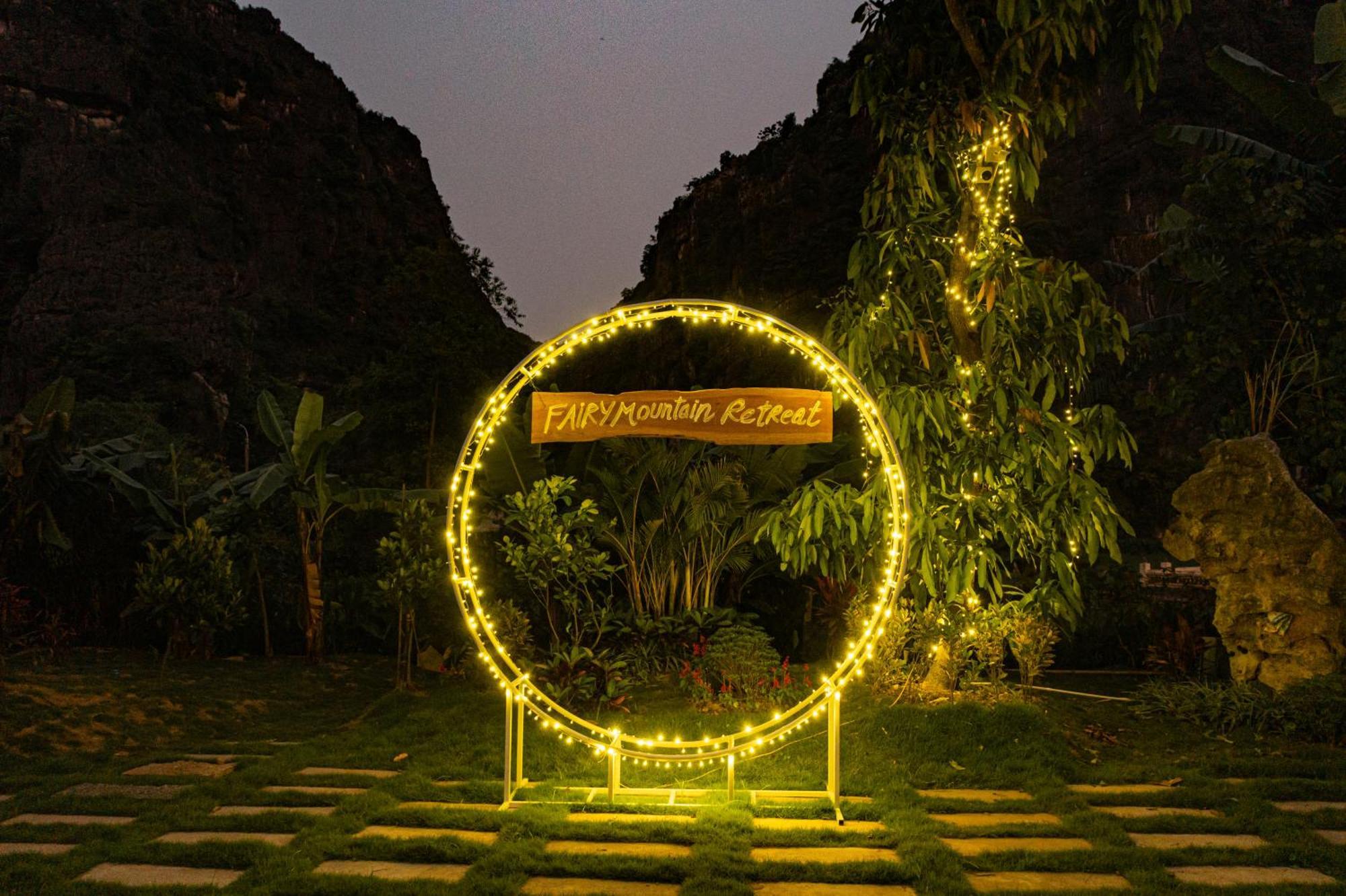 Fairy Mountain Retreat Hotel นิญบิ่ญ ภายนอก รูปภาพ