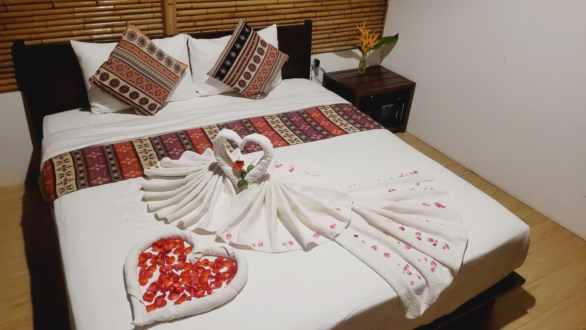 Fairy Mountain Retreat Hotel นิญบิ่ญ ภายนอก รูปภาพ